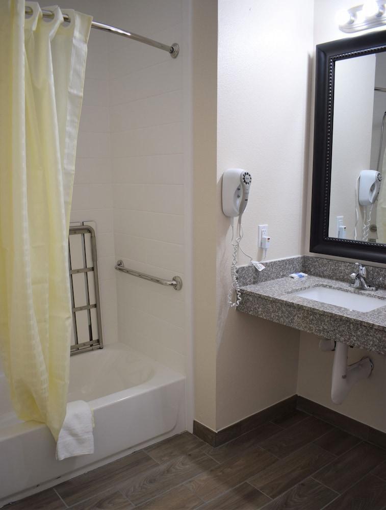 Texas Bungalows Hotel & Suites Остин Экстерьер фото