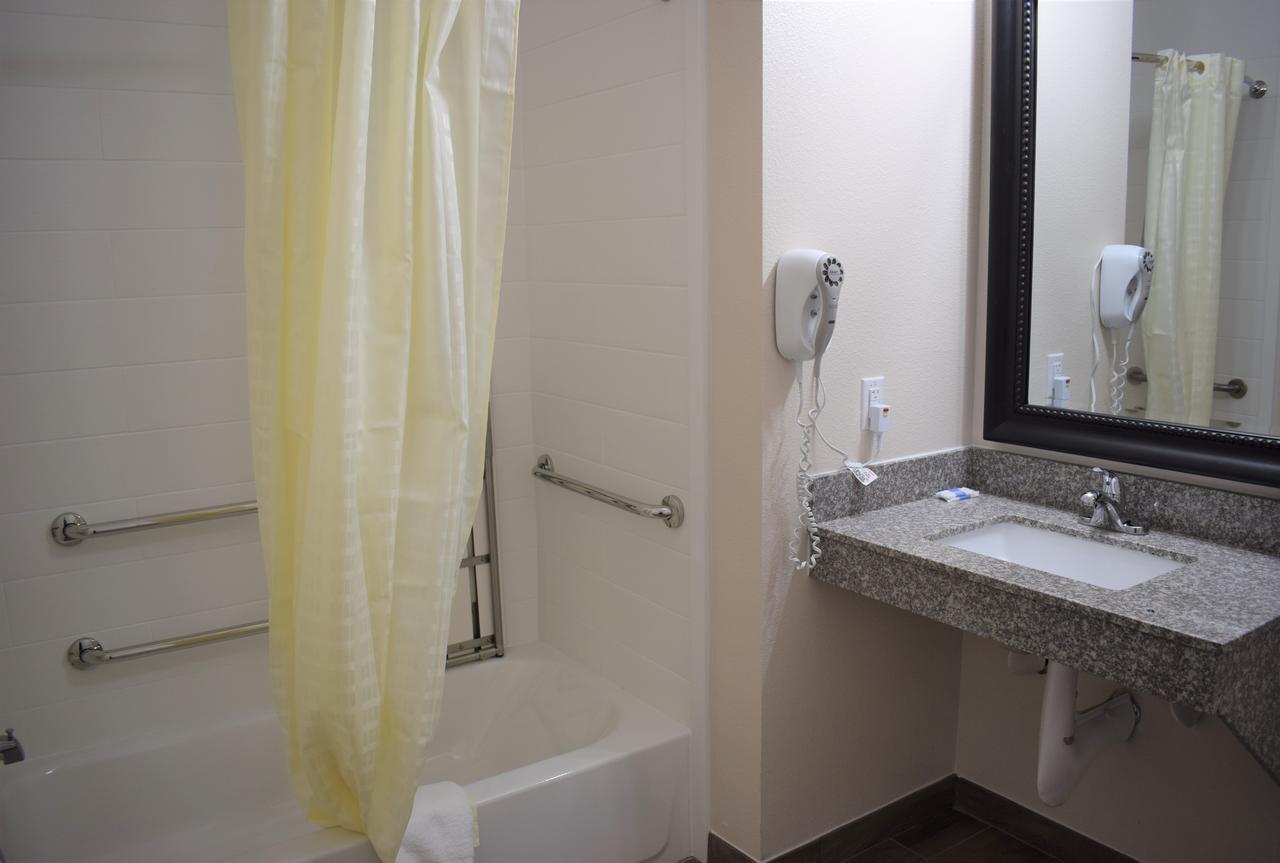 Texas Bungalows Hotel & Suites Остин Экстерьер фото