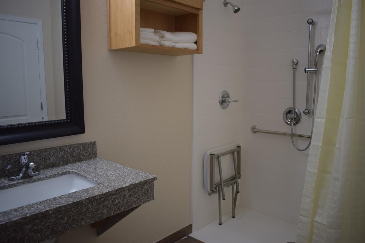 Texas Bungalows Hotel & Suites Остин Экстерьер фото